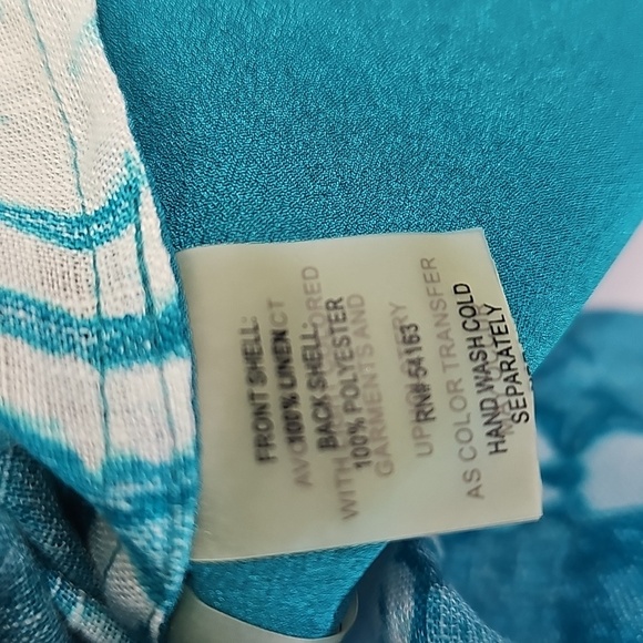 Calvin Klein sleeveless. - Picture 6 of 7